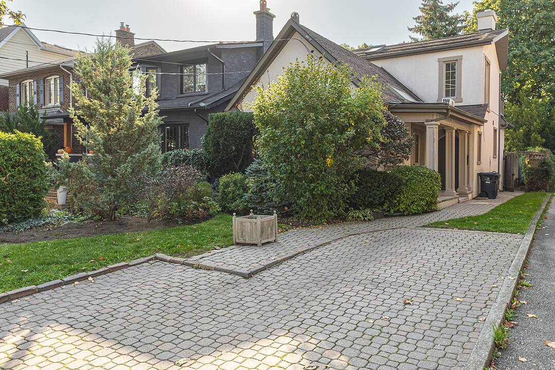 65 St Germain Ave, Toronto, Ontario
