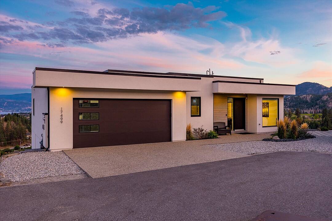 17499 Sanborn Street, Summerland, British Columbia