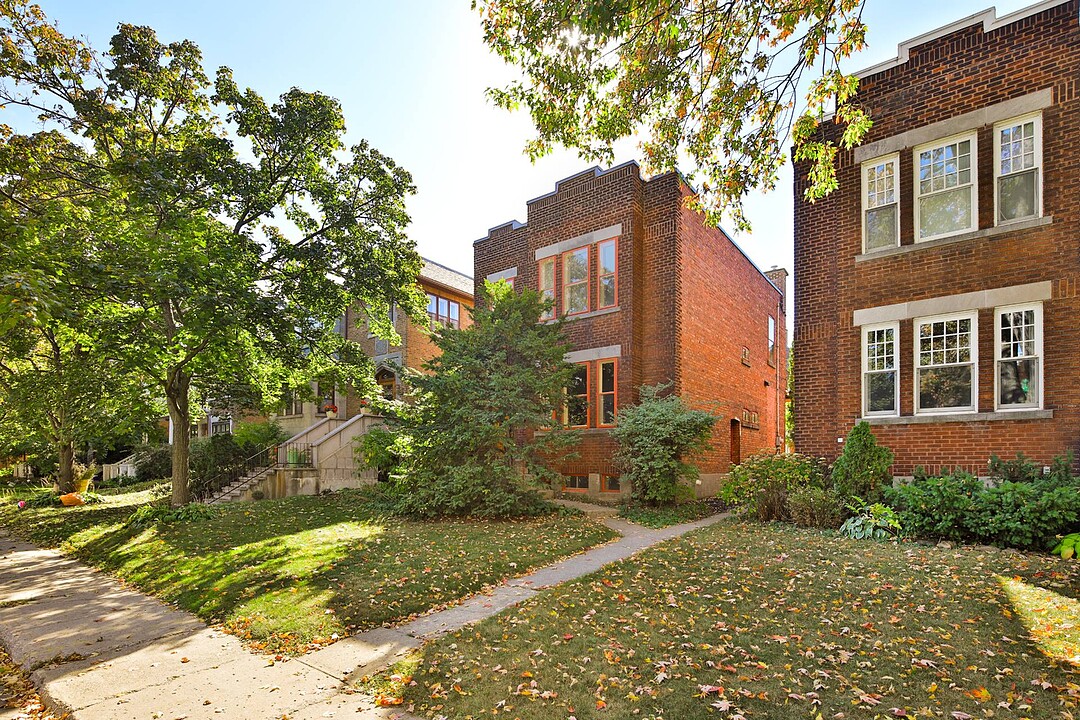 656 Av. Davaar, Outremont, Québec