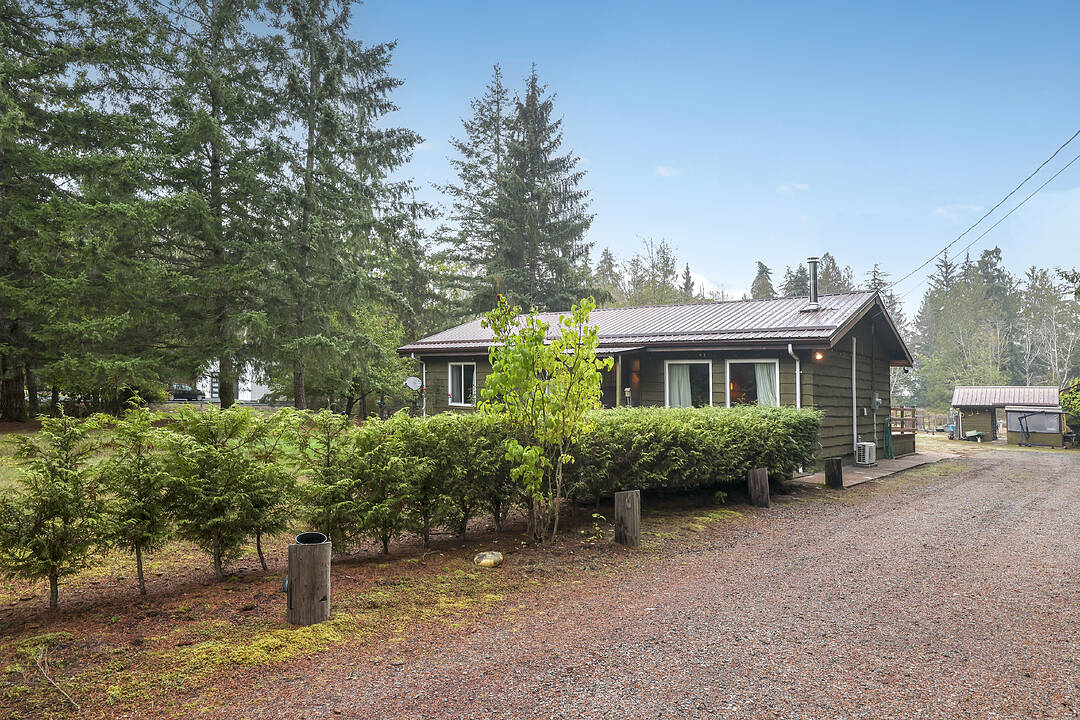 372 Bates Drive, Fanny Bay, British Columbia