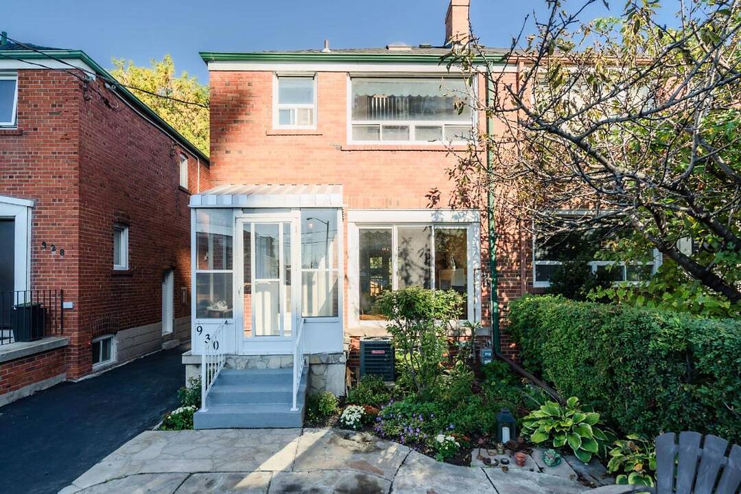 930 Eglinton Ave E, Toronto, Ontario