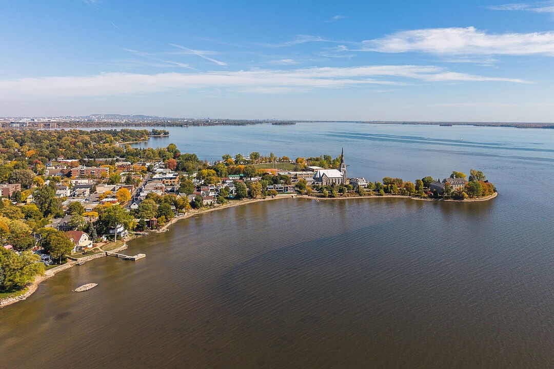 80 Av. de Breslay, Pointe-Claire, Québec