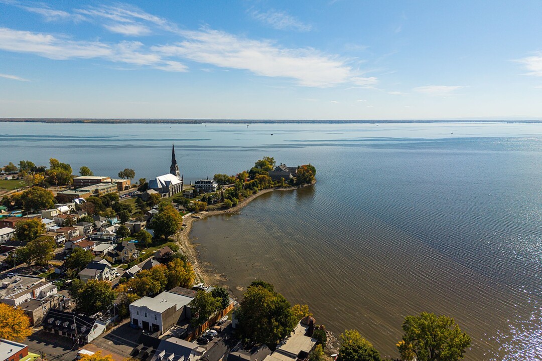 80 Av. de Breslay, Pointe-Claire, Québec