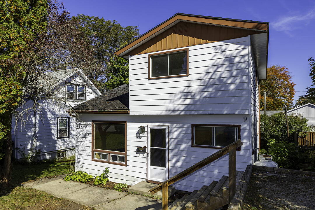 9 Summitt Ave, Parry Sound, Ontario