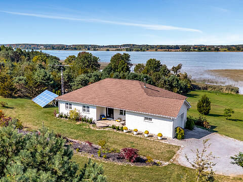 188 County Road 18, Prince Edward County