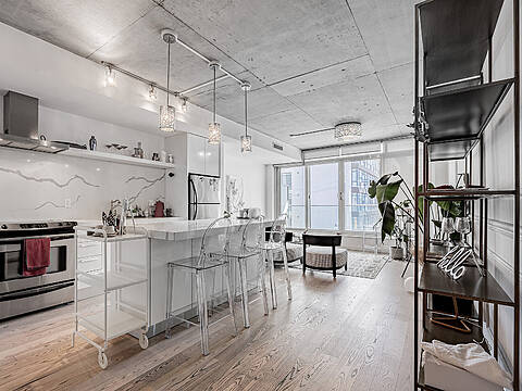75 Portland St #402, Toronto