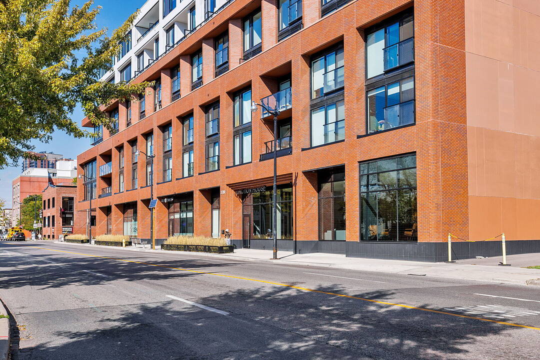 2720 Dundas St W #903, Toronto, Ontario