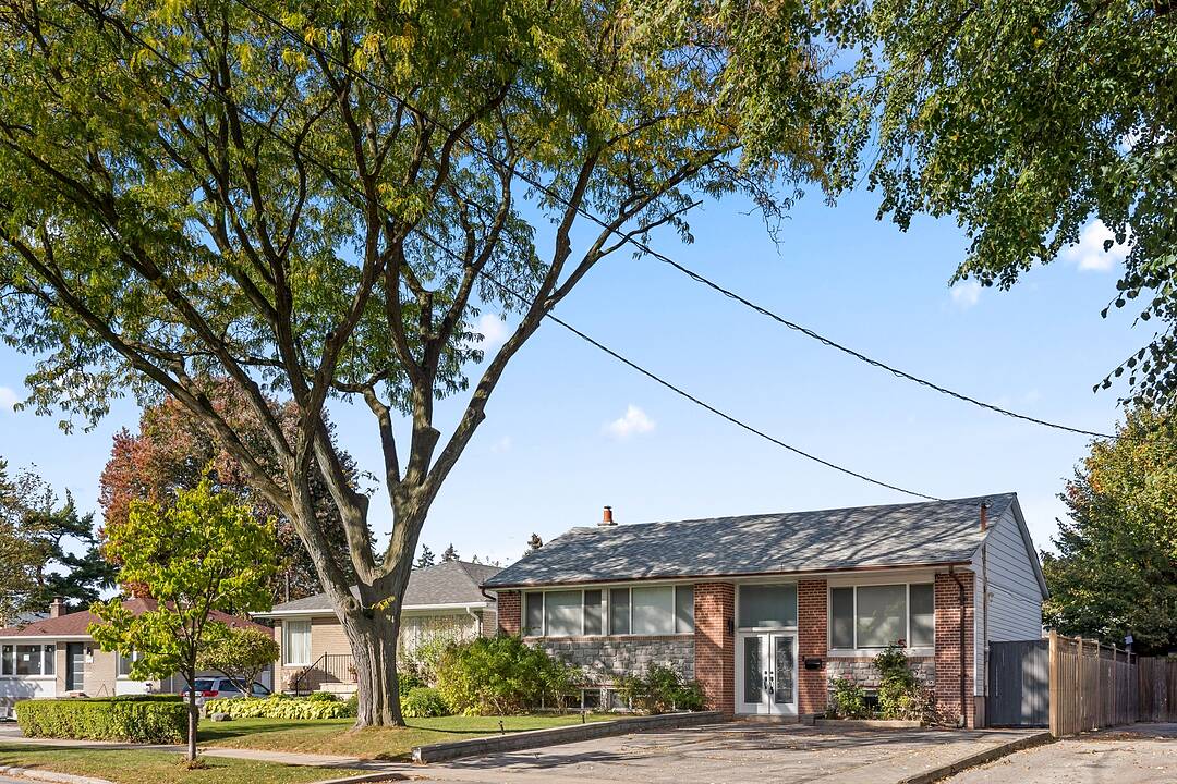 108 Lynedock Cres, Toronto, Ontario