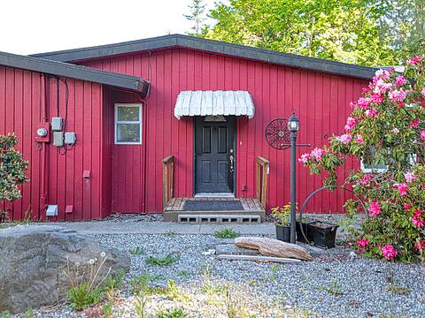 6533 Meier Road, Sechelt