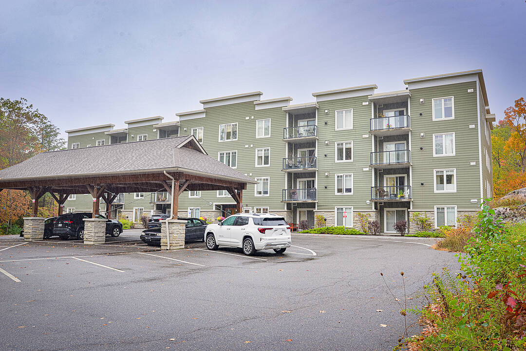 391 James St W #407, Gravenhurst, Ontario
