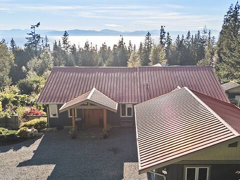 2440 Sunshine Coast Highway, Roberts Creek