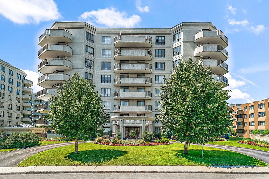 987 Rue White, Apt. 206, Saint-Laurent, Québec