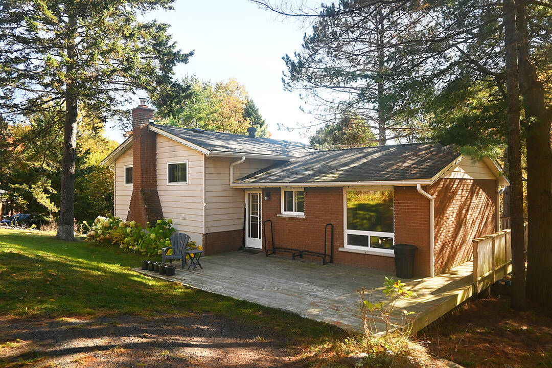 6 Pleasantview Dr, McDougall, Ontario