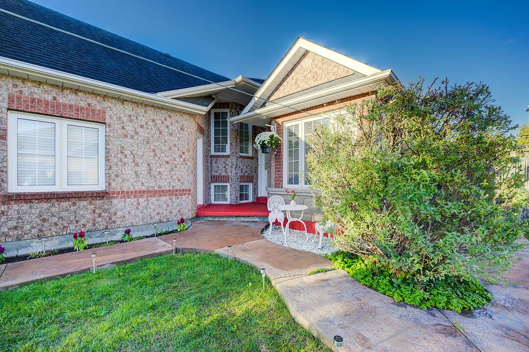 147 St. Lawrence Dr, Welland, Ontario