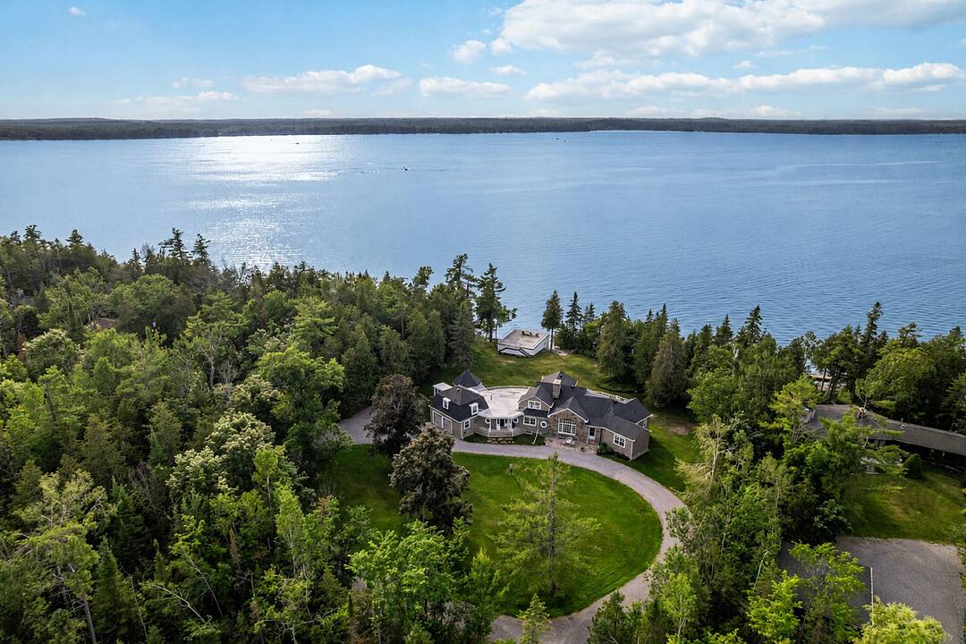 101 Ridge Dr, Kawartha Lakes, Ontario