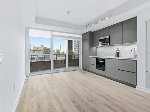 418S - 110 Broadway Ave, Toronto