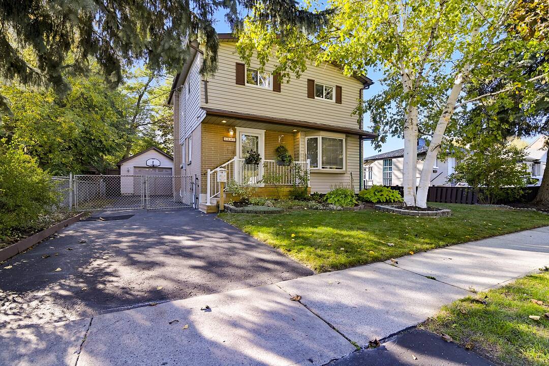 10 Roosevelt Ave, Ajax, Ontario