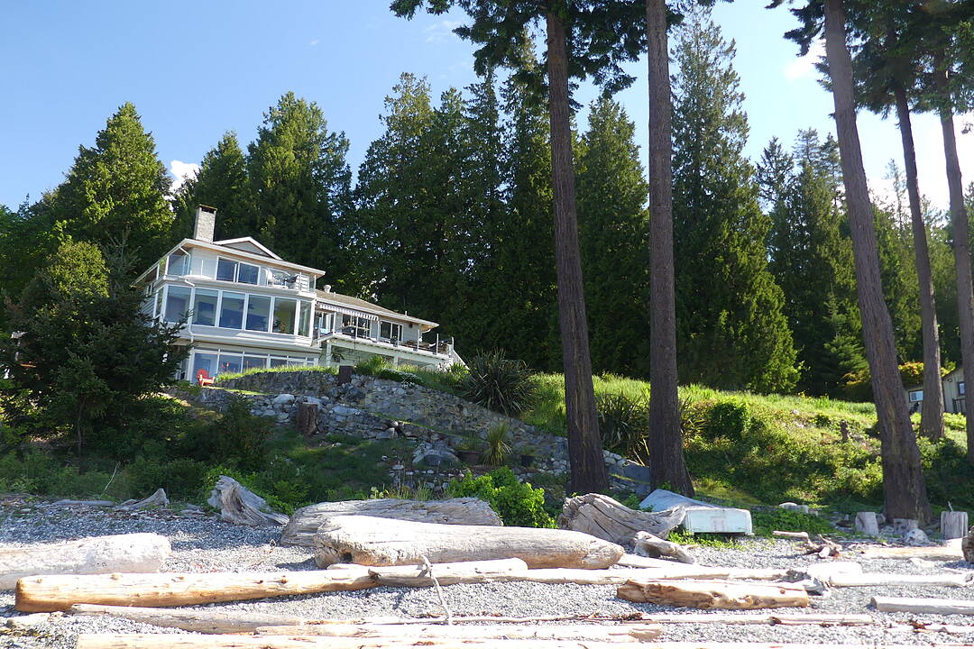 6437 Sunshine Coast Highway, Sechelt, British Columbia