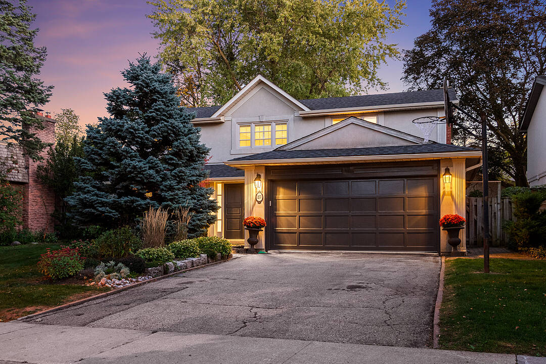 27 Bamboo Grve N, Toronto, Ontario