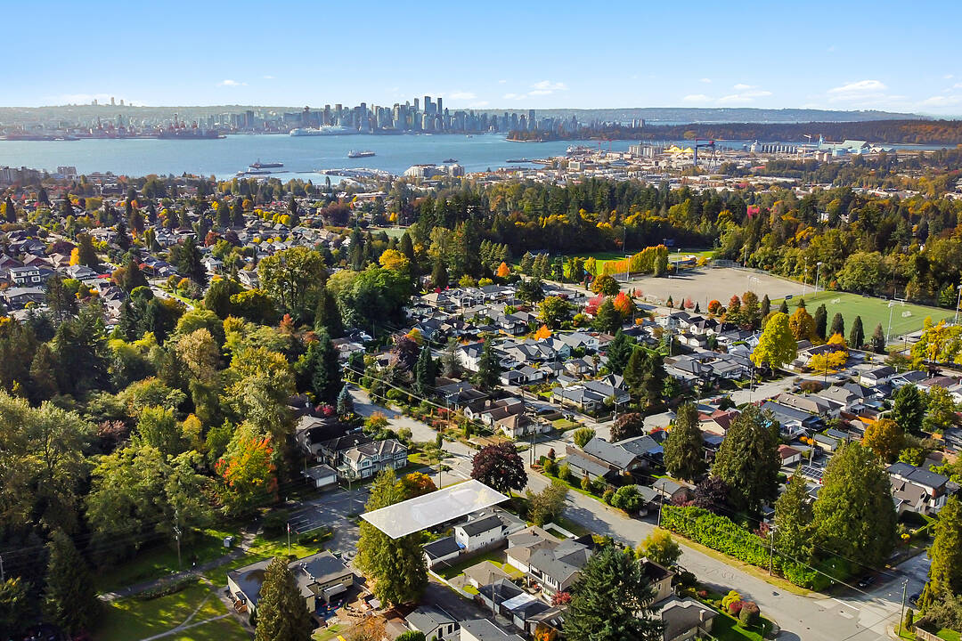 260 W 21st Street, North Vancouver, British Columbia