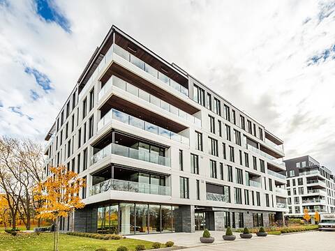 1100 Rue les Érables, Apt. 202, Laval-sur-le-Lac