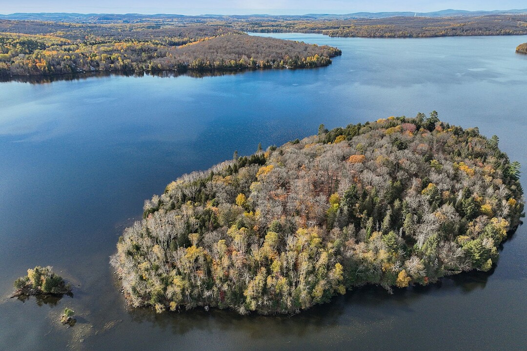 50 Île Lafleur, Lac-des-Écorces, Québec