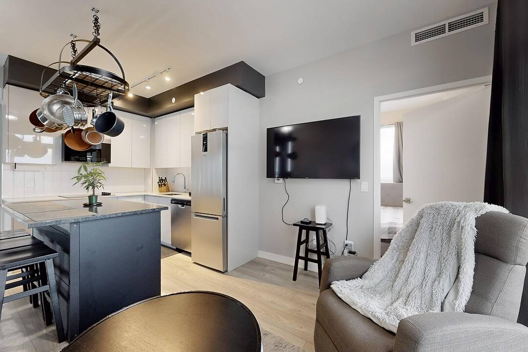 10 Abeja St #1313, Vaughan, Ontario