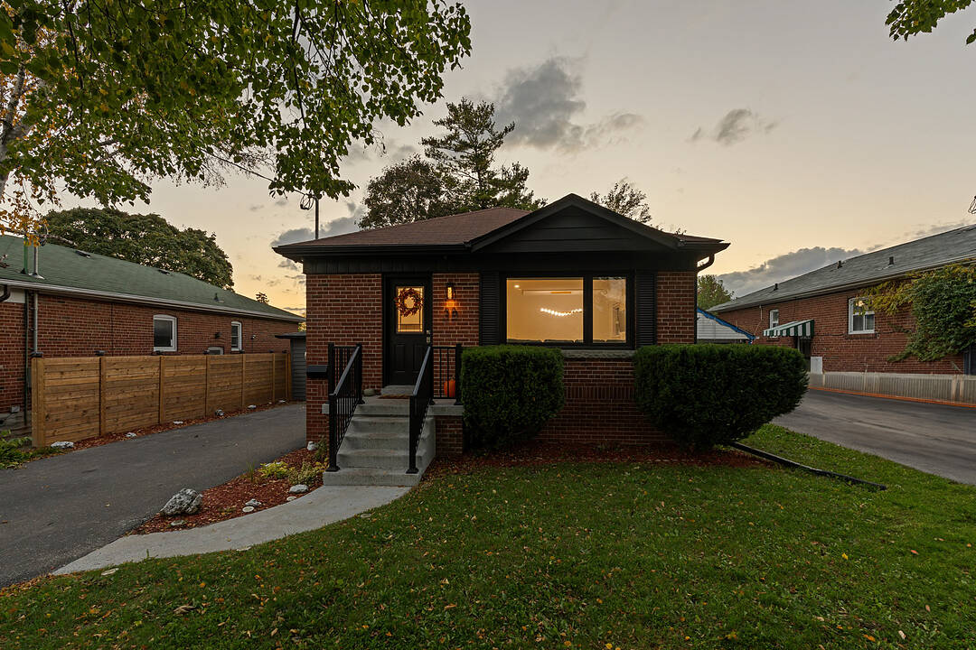 38 Vauxhall Dr, Toronto, Ontario