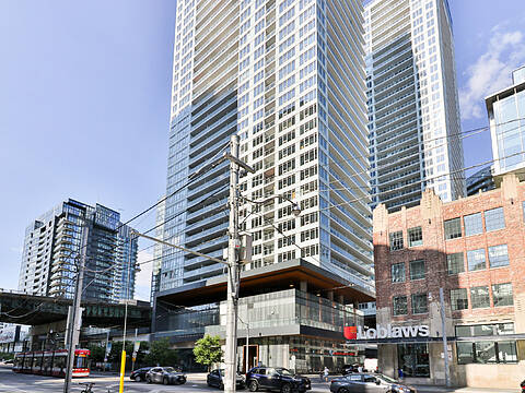 19 Bathurst St #1811, Toronto