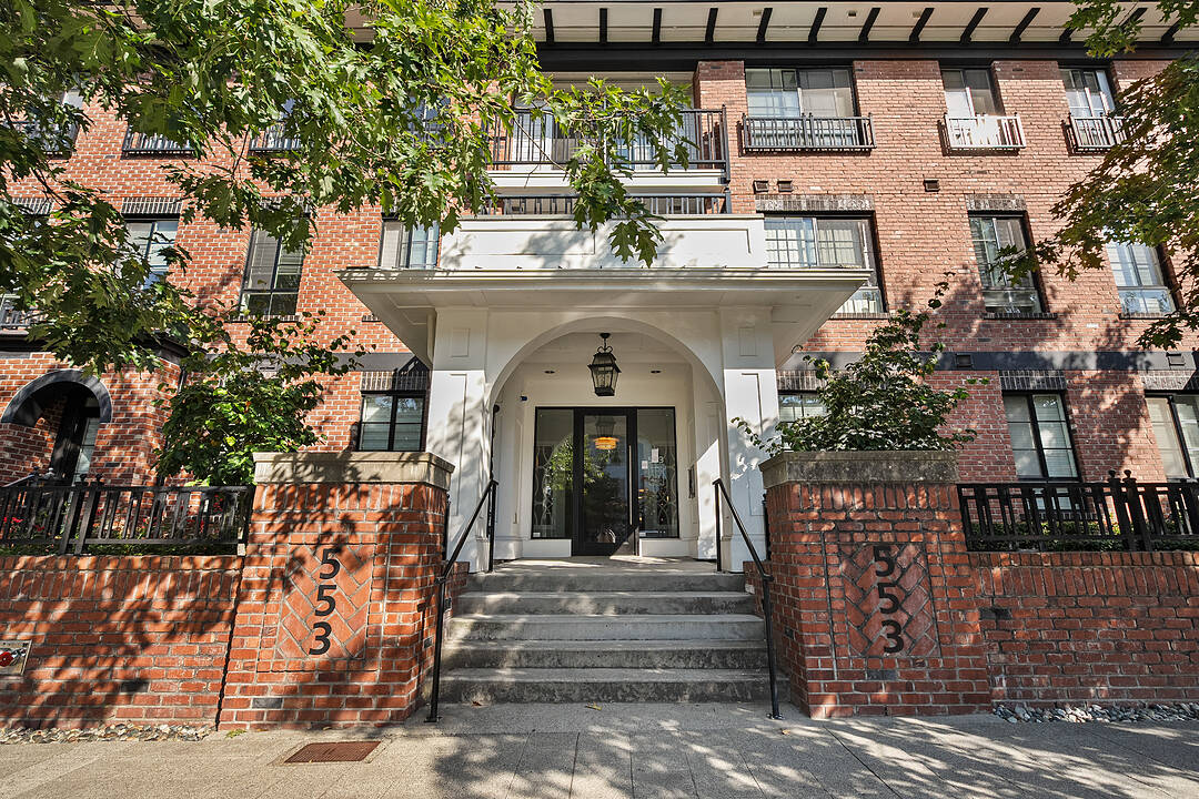 553 Foster Avenue #301, Coquitlam, British Columbia