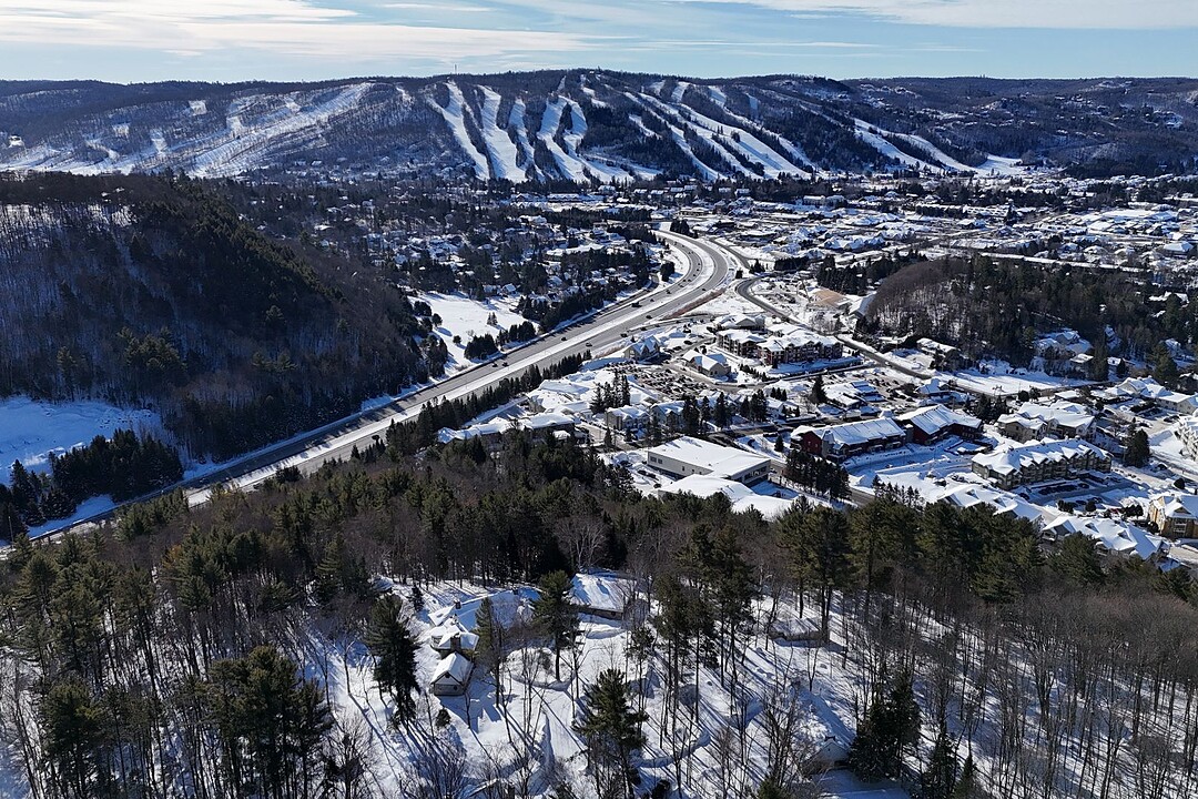 849-869 Rue Principale, Piedmont, Québec