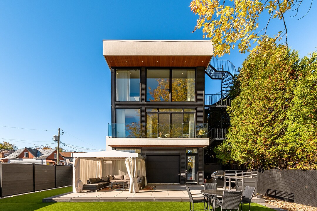 1 68e Avenue, Chomedey, Quebec