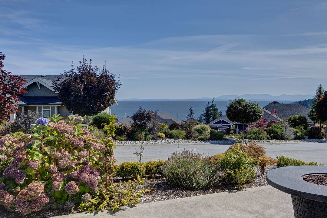 5537 Peregrine Crescent, Sechelt, British Columbia