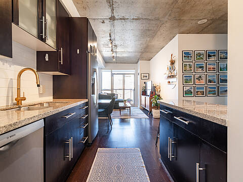 1005 King St W #810, Toronto