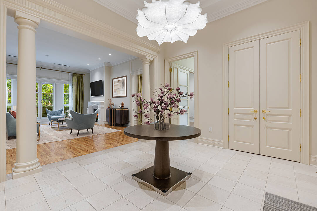 1 Post Rd #108, Toronto, Ontario