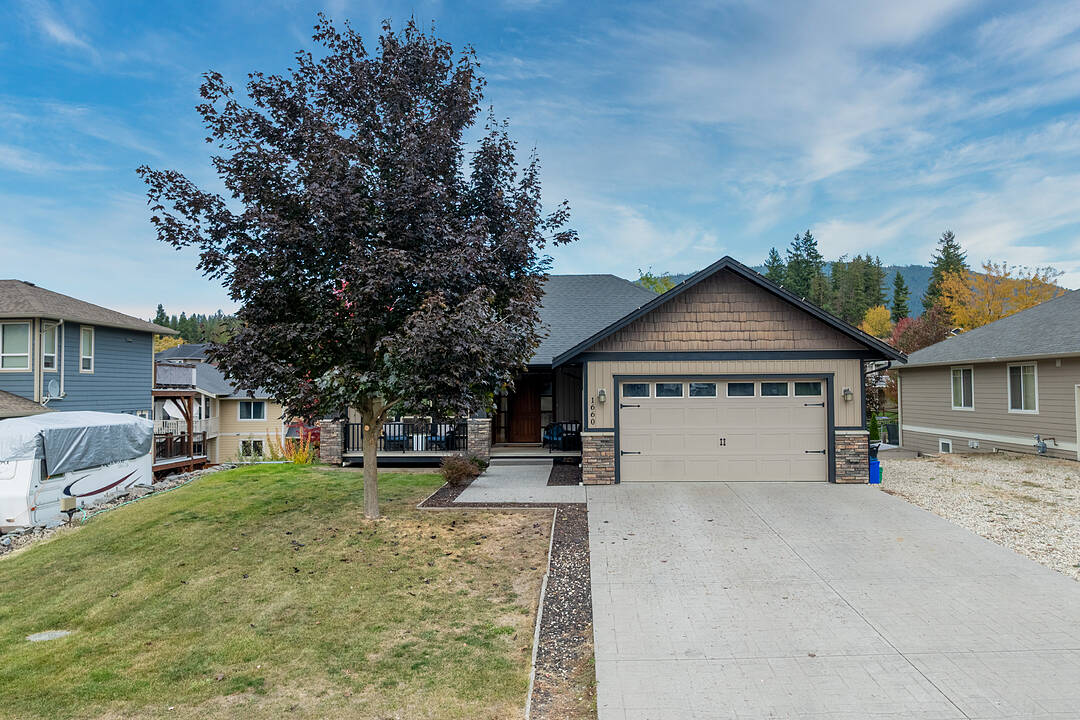 1660 22 Street NE, Salmon Arm, British Columbia