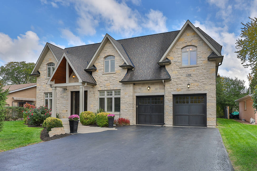 1356 Thornhill Dr, Oakville, Ontario