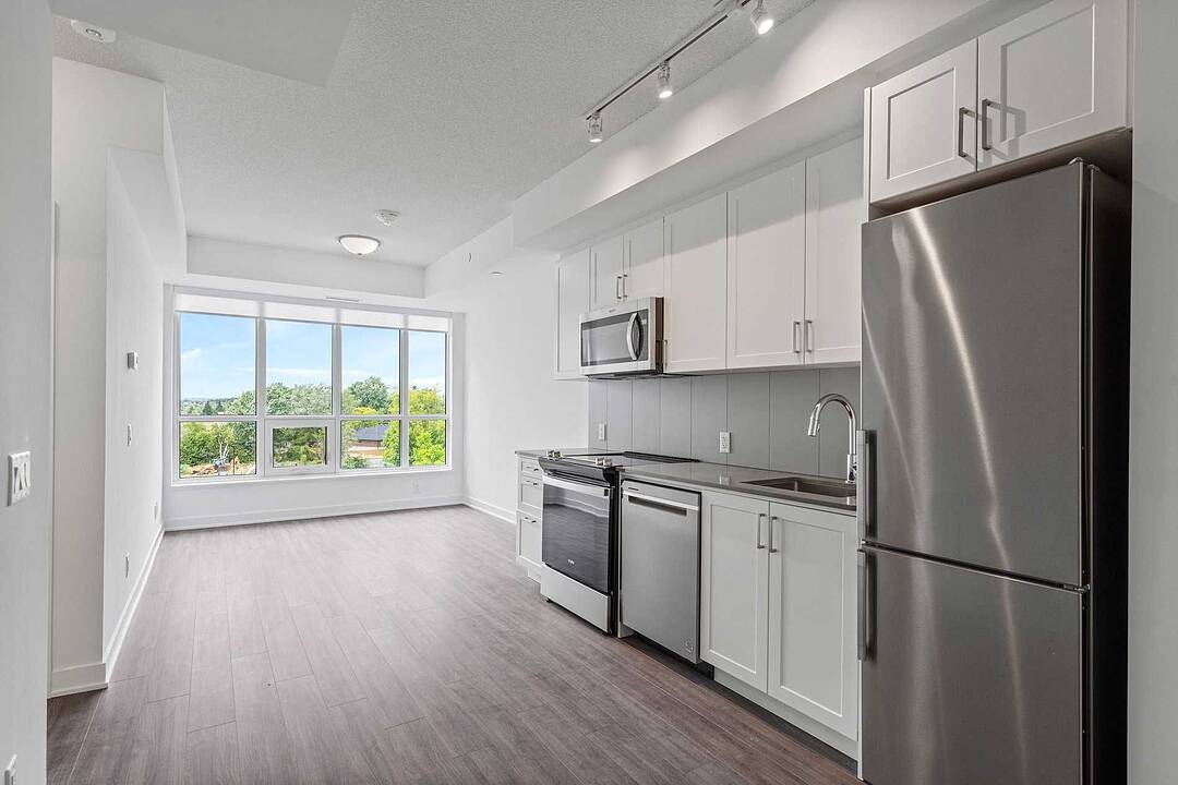 681 Yonge St #303, Barrie, Ontario