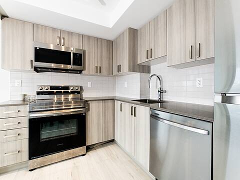 1435 Celebration Dr #303, Pickering