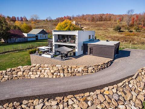 6040 Rue Robert, Saint-Placide