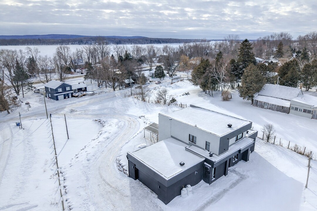 6040 Rue Robert, Saint-Placide, Québec