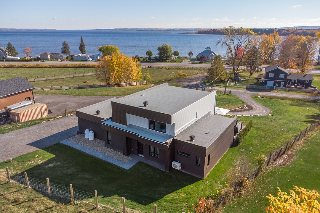 6040 Rue Robert, Saint-Placide, Québec
