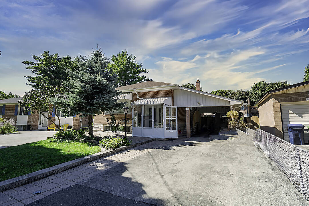 11 Buckhorn Pl, Toronto, Ontario