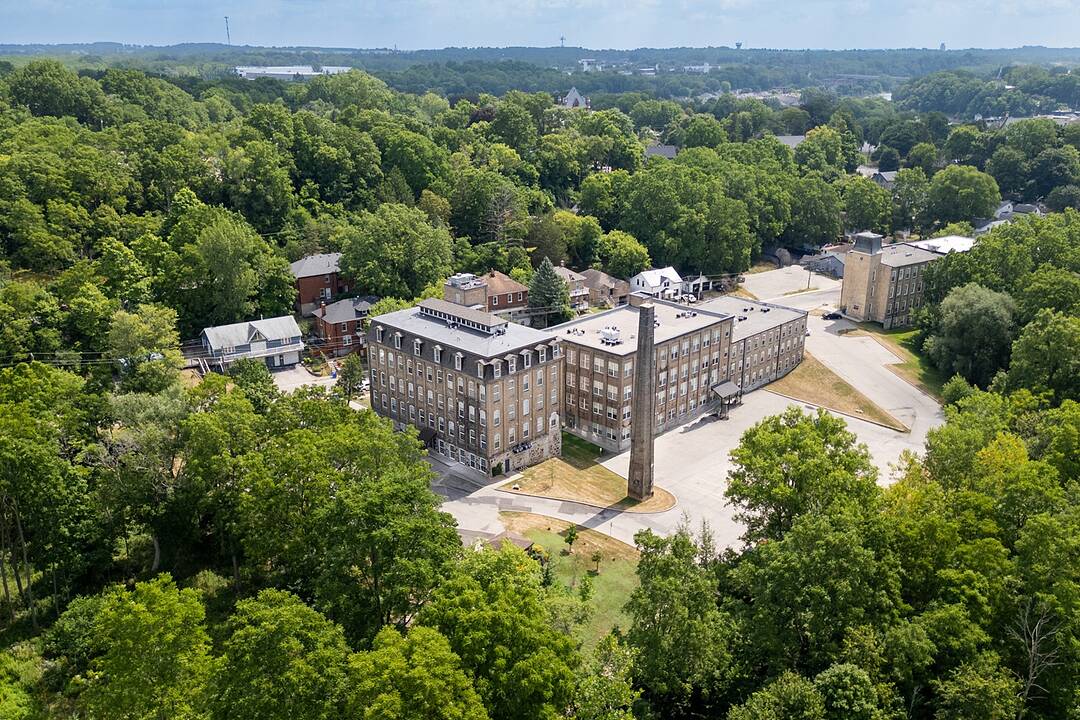 140 West River St #402, Brant, Ontario