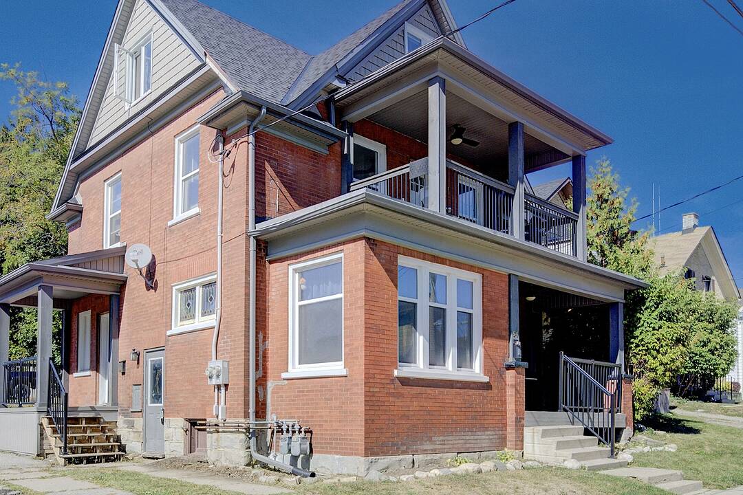94 Scott St, Kitchener, Ontario