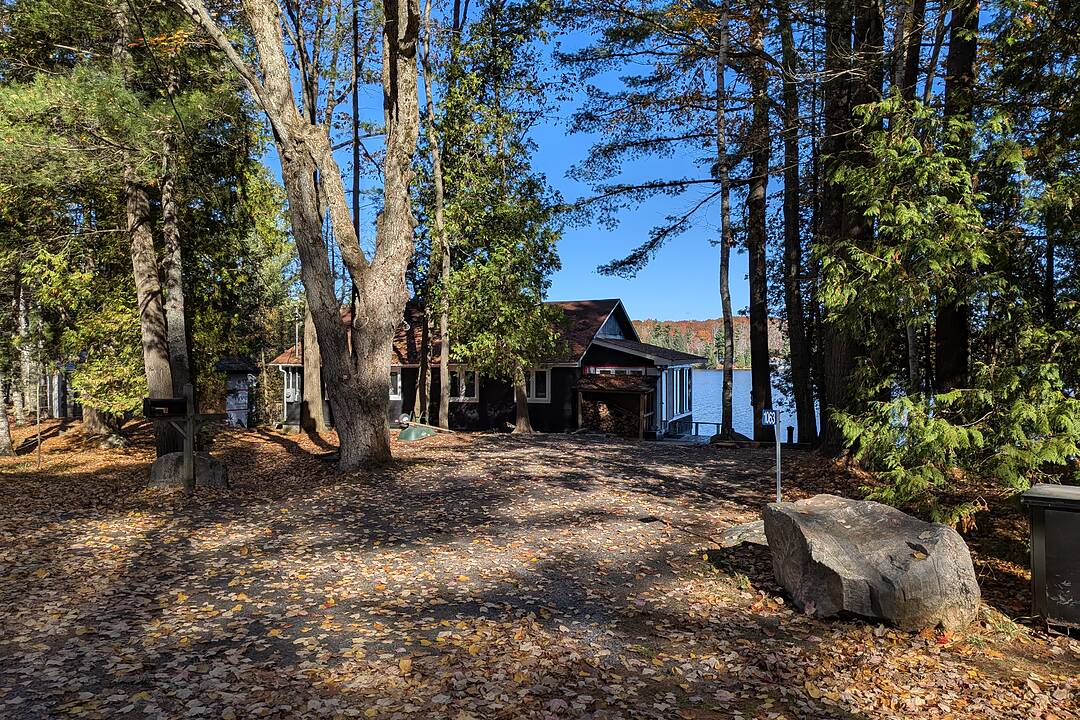 1063 Whiteside Rd, Muskoka Lakes, Ontario