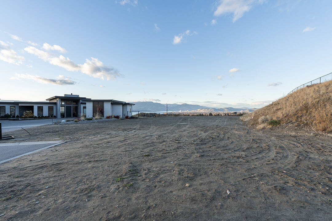 1710 Vincent Place, Kelowna, British Columbia