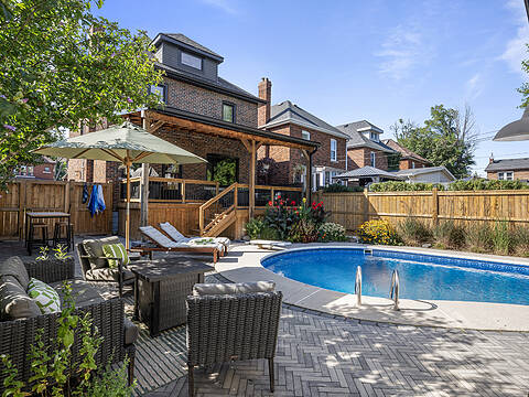 253 Graham Ave S, Hamilton