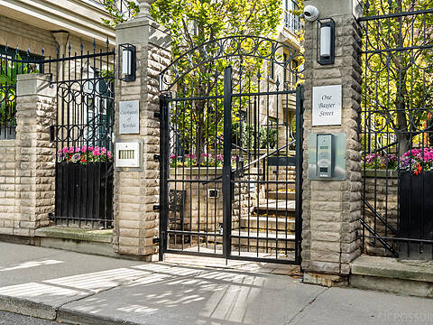 1 Baxter St #3, Toronto