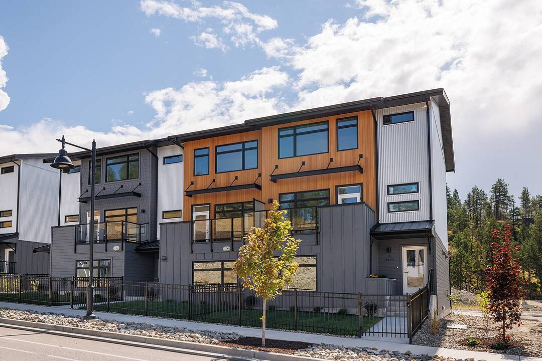 6-3425 Hilltown Drive, Kelowna, British Columbia